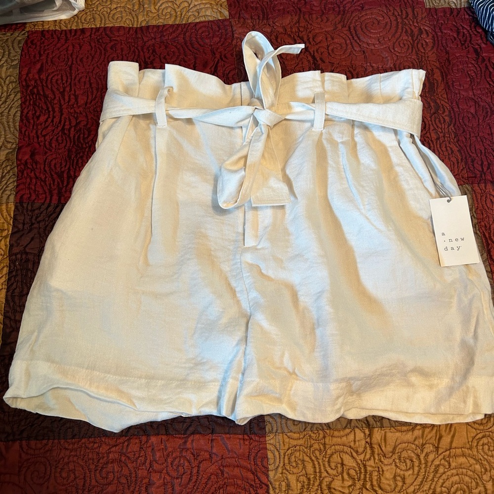 A new day white paper bag shorts, new with tag